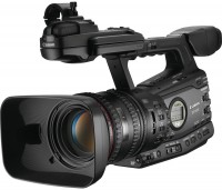 Купить видеокамера Canon XF305  по цене от 227383 грн.