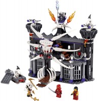Купить конструктор Lego Garmadons Dark Fortress 2505  по цене от 6944 грн.