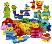 Купити конструктор Lego Build Me Emotions 45018  за ціною від 7449 грн.
