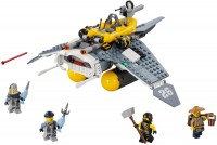 Купить конструктор Lego Manta Ray Bomber 70609  по цене от 3199 грн.