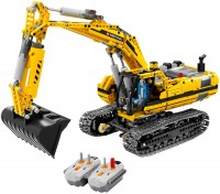 Купить конструктор Lego Motorized Excavator 8043  по цене от 40843 грн.