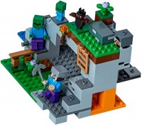 Купить конструктор Lego The Zombie Cave 21141  по цене от 2999 грн.