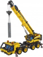 Купить конструктор Lego Mobile Crane 42108  по цене от 8999 грн.