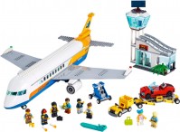 Купить конструктор Lego Passenger Airplane 60262  по цене от 11544 грн.