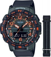 Купить наручний годинник Casio PRT-B50FE-3: цена от 15180 грн.