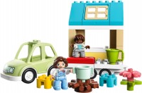 Купить конструктор Lego Family House on Wheels 10986  по цене от 546 грн.