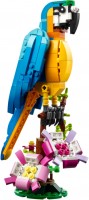 Купити конструктор Lego Exotic Parrot 31136  за ціною від 746 грн.