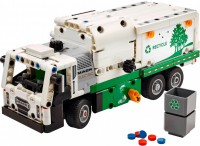 Купить конструктор Lego Mack LR Electric Garbage Truck 42167  по цене от 1129 грн.