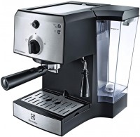 Купить кавоварка Electrolux EasyPresso EEA111: цена от 5549 грн.