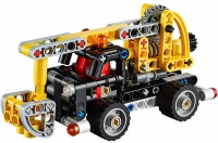 Купить конструктор Lego Cherry Picker 42031  по цене от 2499 грн.
