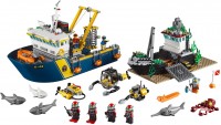 Купить конструктор Lego Deep Sea Exploration Vessel 60095  по цене от 10999 грн.