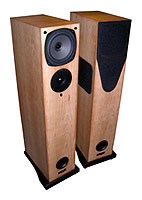 Купить акустическая система Rega Loudspeaker-RS3  по цене от 50811 грн.