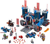Купить конструктор Lego The Fortrex 70317  по цене от 7799 грн.