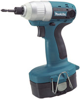 Купить дрель / шуруповерт Makita 6936FDWDE  по цене от 14585 грн.