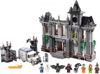 Купити конструктор Lego Batman Arkham Asylum Breakout 10937  за ціною від 22000 грн.