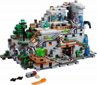 Купить конструктор Lego The Mountain Cave 21137  по цене от 94999 грн.