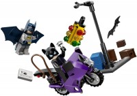 Купить конструктор Lego Catwoman Catcycle City Chase 6858  по цене от 1036 грн.