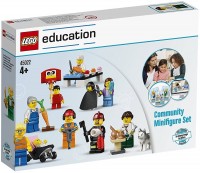 Купити конструктор Lego Community Minifigure Set 45022  за ціною від 2379 грн.