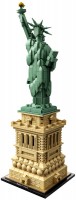 Купить конструктор Lego Statue of Liberty 21042: цена от 3249 грн.