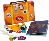 Купить конструктор Lego Travel Building Suitcase 5004932  по цене от 2199 грн.