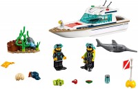 Купить конструктор Lego Diving Yacht 60221  по цене от 2499 грн.