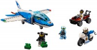 Купить конструктор Lego Sky Police Parachute Arrest 60208  по цене от 1599 грн.