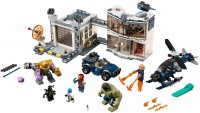 Купить конструктор Lego Avengers Compound Battle 76131: цена от 7999 грн.