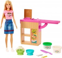 Купити лялька Barbie Noodle Bar Playset with Blonde Doll GHK43  за ціною від 899 грн.