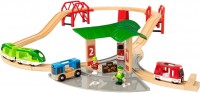 Купить автотрек / железная дорога BRIO Travel Station Set 33627  по цене от 4020 грн.