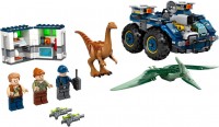 Купити конструктор Lego Gallimimus and Pteranodon Breakout 75940  за ціною від 3599 грн.