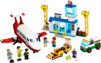 Купить конструктор Lego Central Airport 60261  по цене от 3499 грн.