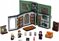 Купить конструктор Lego Hogwarts Moment Potions Class 76383  по цене от 2299 грн.