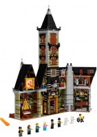 Купити конструктор Lego Haunted House 10273  за ціною від 11799 грн.