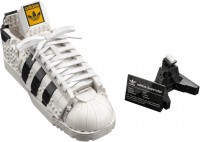 Купить конструктор Lego Adidas Originals Superstar 10282: цена от 4087 грн.