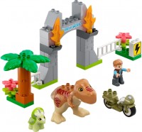 Купить конструктор Lego T. rex and Triceratops Dinosaur Breakout 10939: цена от 2299 грн.