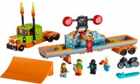 Купить конструктор Lego Stunt Show Truck 60294: цена от 2499 грн.
