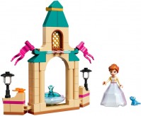 Купити конструктор Lego Annas Castle Courtyard 43198  за ціною від 389 грн.