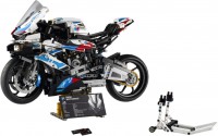 Купить конструктор Lego BMW M 1000 RR 42130: цена от 6499 грн.