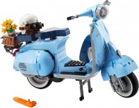Купить конструктор Lego Vespa 125 10298: цена от 3188 грн.