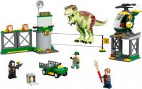 Купити конструктор Lego T. rex Dinosaur Breakout 76944  за ціною від 1625 грн.