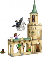 Купить конструктор Lego Hogwarts Courtyard Siriuss Rescue 76401: цена от 2999 грн.