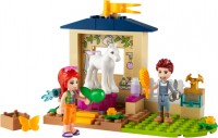 Купить конструктор Lego Pony-Washing Stable 41696  по цене от 359 грн.