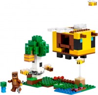 Купить конструктор Lego The Bee Cottage 21241  по цене от 597 грн.