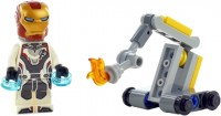 Купити конструктор Lego Iron Man and Dum-E 30452  за ціною від 399 грн.