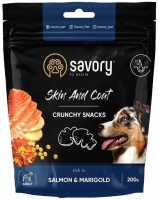 Купить корм для собак Savory Crunchy Snacks Skin and Coat Salmon 200 g  по цене от 136 грн.
