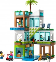Купити конструктор Lego Apartment Building 60365  за ціною від 2629 грн.