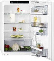 Купить встраиваемый холодильник AEG SKS 888DX AF  по цене от 28500 грн.