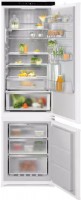Купить вбудований холодильник Electrolux ENC 8MC19 S: цена от 56908 грн.