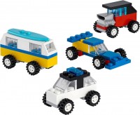 Купить конструктор Lego 90 Years of Cars 30510  по цене от 349 грн.