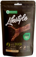 Купити корм для кішок Natures Protection Lifestyle Snack Soft Duck Strips 75 g  за ціною від 149 грн.